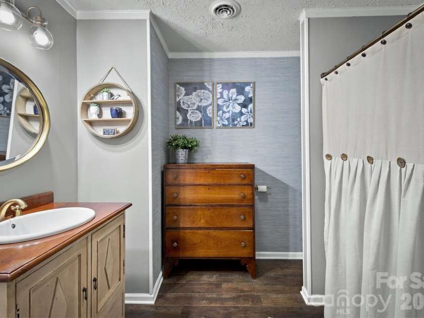 2010 Eastbrook Circle, Morganton, NC 28655.  MLS# CAR4433633, YatesRealty ID 58271. 