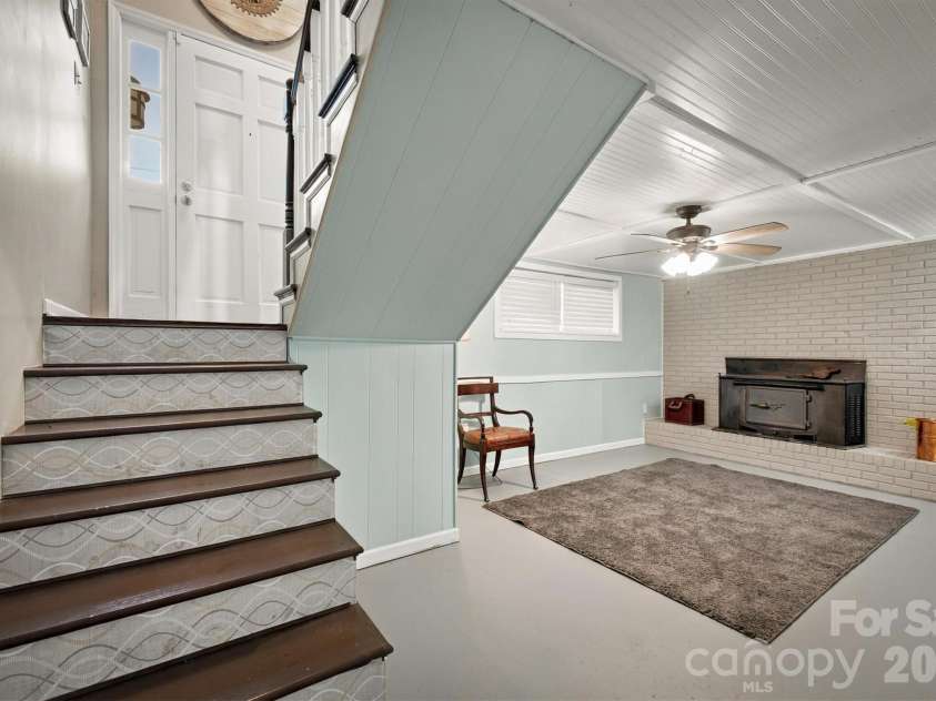 2010 Eastbrook Circle, Morganton, NC 28655.  MLS# CAR4433633, YatesRealty ID 58271. 