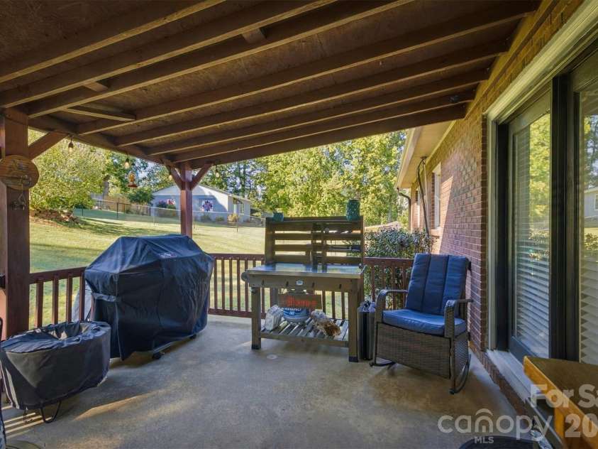 2010 Eastbrook Circle, Morganton, NC 28655.  MLS# CAR4433633, YatesRealty ID 58271. 