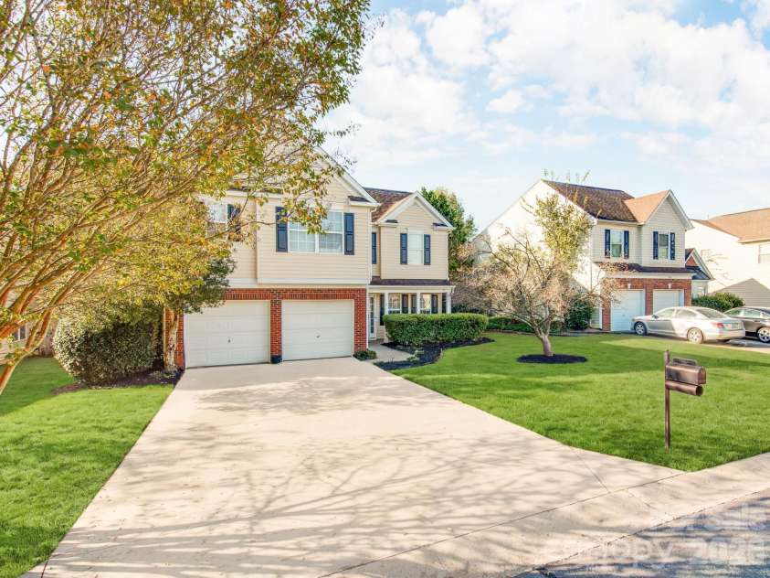 7707 Nicolette Court, Charlotte, NC 28215.  MLS# CAR4430418, YatesRealty ID 58273. 