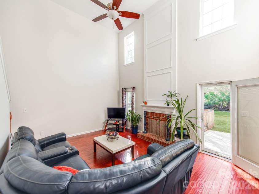 7707 Nicolette Court, Charlotte, NC 28215.  MLS# CAR4430418, YatesRealty ID 58273. 