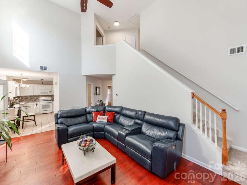 7707 Nicolette Court, Charlotte, NC 28215.  MLS# CAR4430418, YatesRealty ID 58273. 