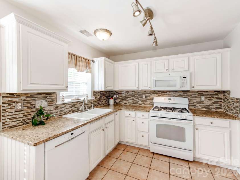 7707 Nicolette Court, Charlotte, NC 28215.  MLS# CAR4430418, YatesRealty ID 58273. 