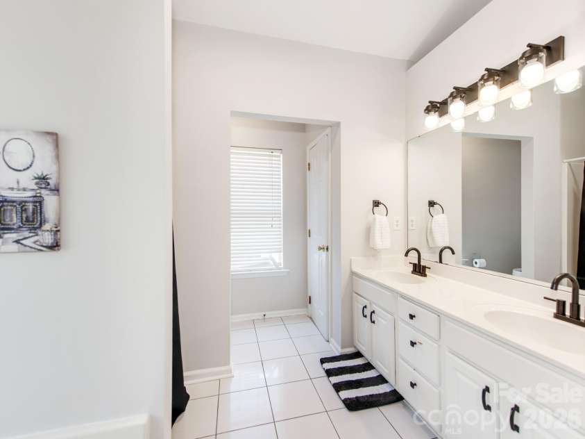 7707 Nicolette Court, Charlotte, NC 28215.  MLS# CAR4430418, YatesRealty ID 58273. 