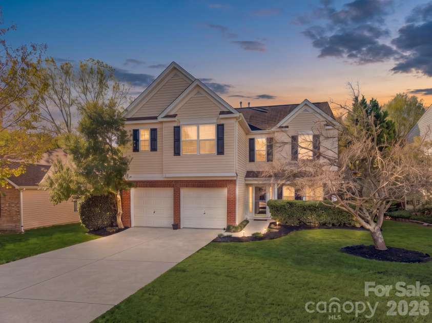7707 Nicolette Court, Charlotte, NC 28215.  MLS# CAR4430418, YatesRealty ID 58273. Virtually Staged