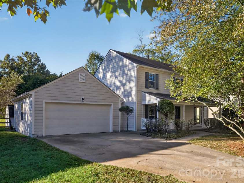 12108 Parks Farm Lane, Charlotte, NC 28277.  MLS# CAR4436118, YatesRealty ID 58274. 