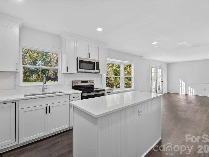 12108 Parks Farm Lane, Charlotte, NC 28277.  MLS# CAR4436118, YatesRealty ID 58274. 