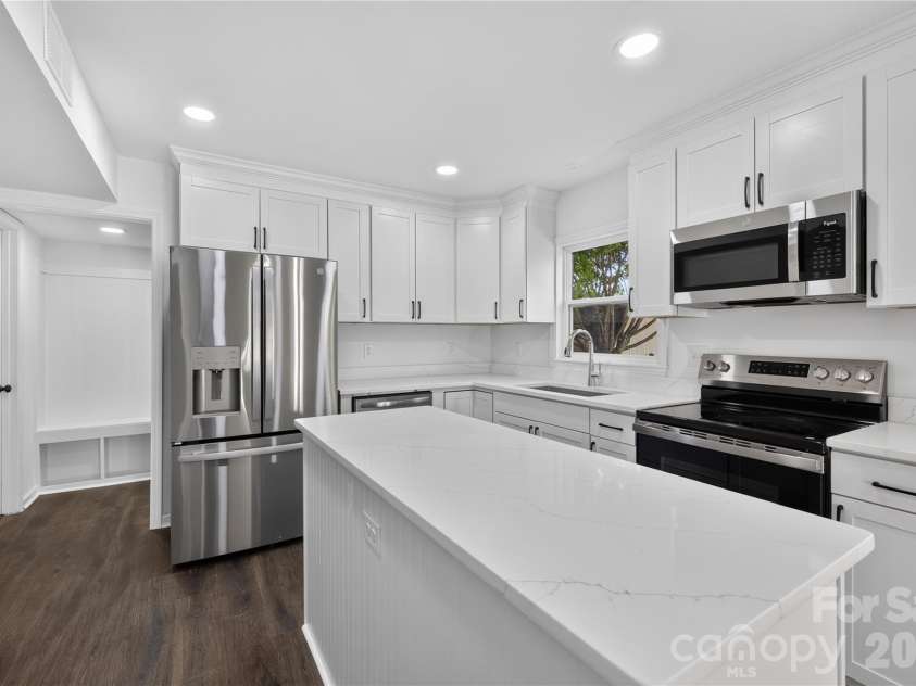 12108 Parks Farm Lane, Charlotte, NC 28277.  MLS# CAR4436118, YatesRealty ID 58274. 