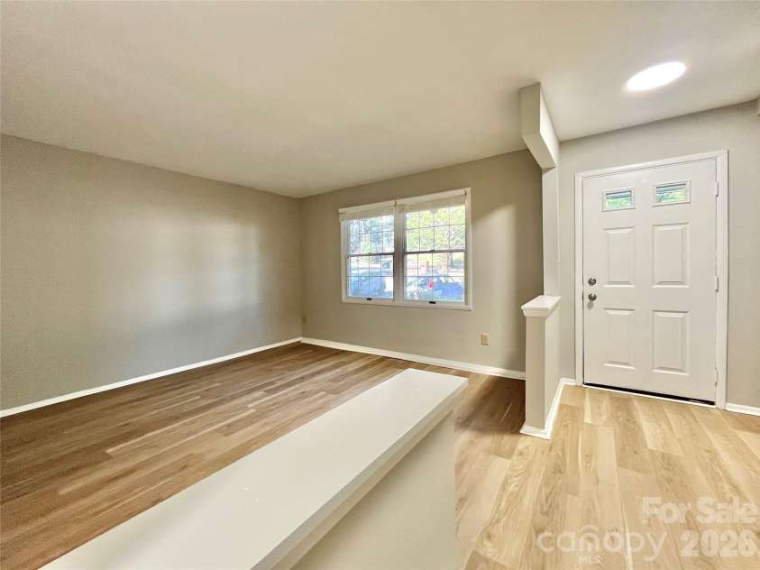 8234 Knights Bridge Road, Charlotte, NC 28210.  MLS# CAR4437320, YatesRealty ID 58276. 