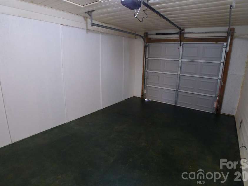 133 Windward Circle, Mocksville, NC 27028.  MLS# CAR4436625, YatesRealty ID 58278. 