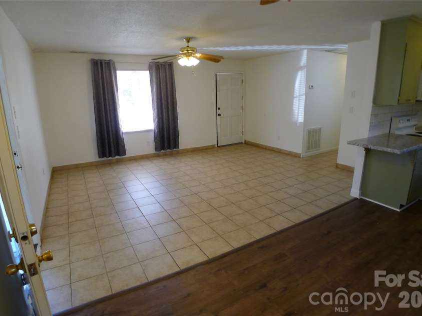 133 Windward Circle, Mocksville, NC 27028.  MLS# CAR4436625, YatesRealty ID 58278. 