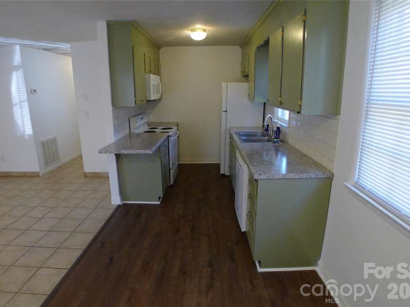 133 Windward Circle, Mocksville, NC 27028.  MLS# CAR4436625, YatesRealty ID 58278. 