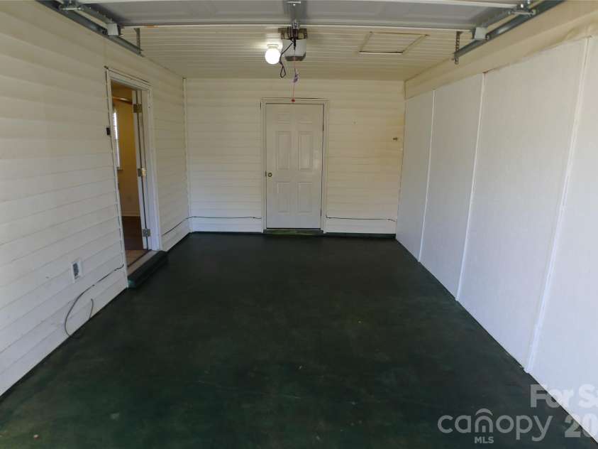 133 Windward Circle, Mocksville, NC 27028.  MLS# CAR4436625, YatesRealty ID 58278. 