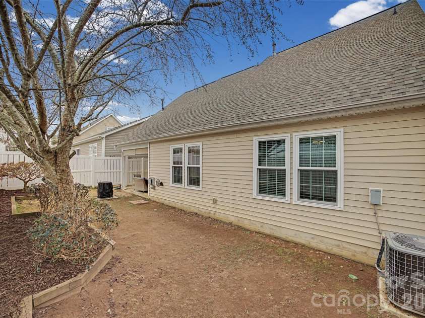 4913 Salera Lane, Fort Mill, SC 29707.  MLS# CAR4340458, YatesRealty ID 5828. 
