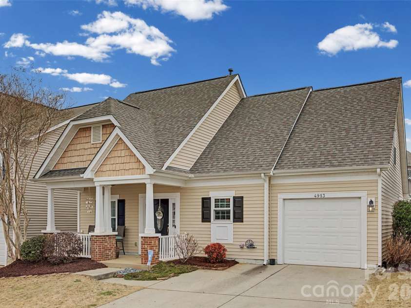 4913 Salera Lane, Fort Mill, SC 29707.  MLS# CAR4340458, YatesRealty ID 5828. 
