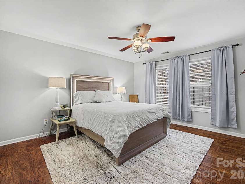 4913 Salera Lane, Fort Mill, SC 29707.  MLS# CAR4340458, YatesRealty ID 5828. SPACIOUS PRIMARY SUITE ON MAIN!