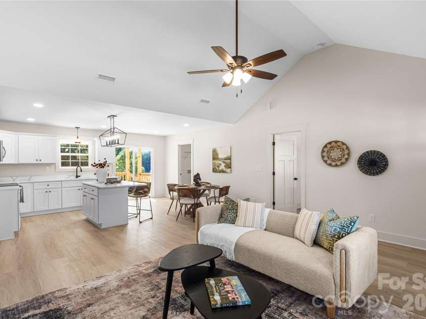 201 Springlake Road, York, SC 29745.  MLS# CAR4437296, YatesRealty ID 58280. 
