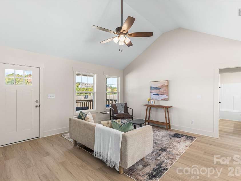 201 Springlake Road, York, SC 29745.  MLS# CAR4437296, YatesRealty ID 58280. 