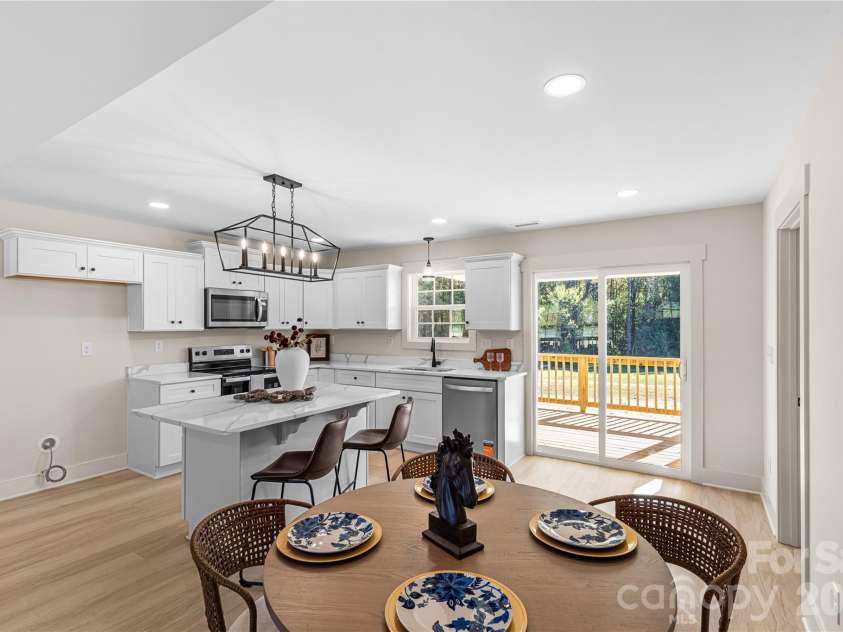 201 Springlake Road, York, SC 29745.  MLS# CAR4437296, YatesRealty ID 58280. 