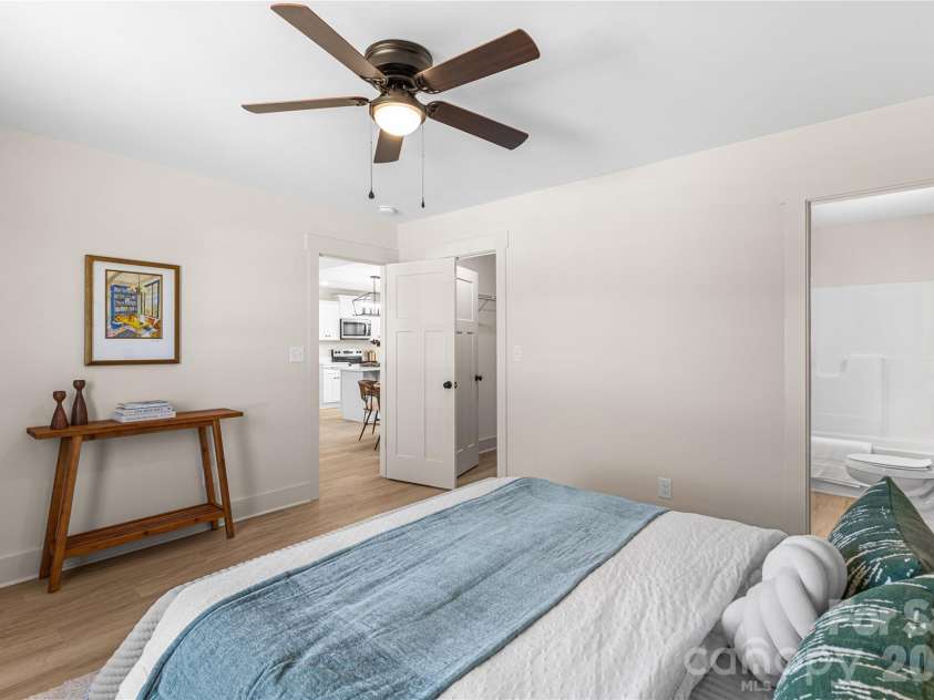 201 Springlake Road, York, SC 29745.  MLS# CAR4437296, YatesRealty ID 58280. 
