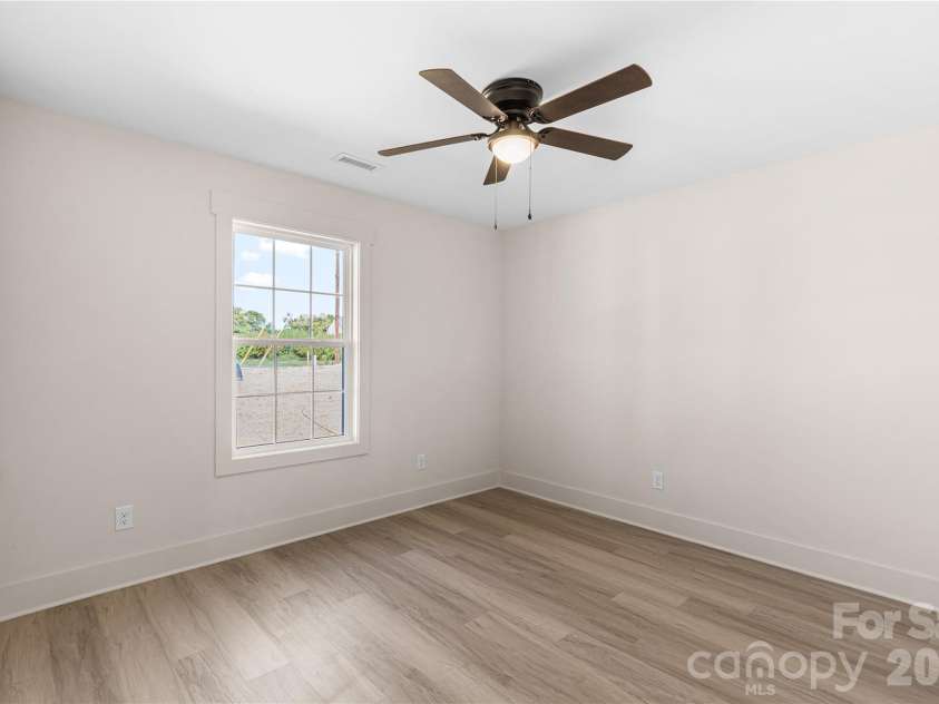 201 Springlake Road, York, SC 29745.  MLS# CAR4437296, YatesRealty ID 58280. 