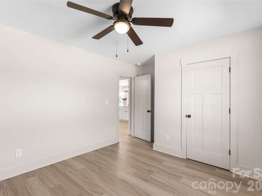 201 Springlake Road, York, SC 29745.  MLS# CAR4437296, YatesRealty ID 58280. 