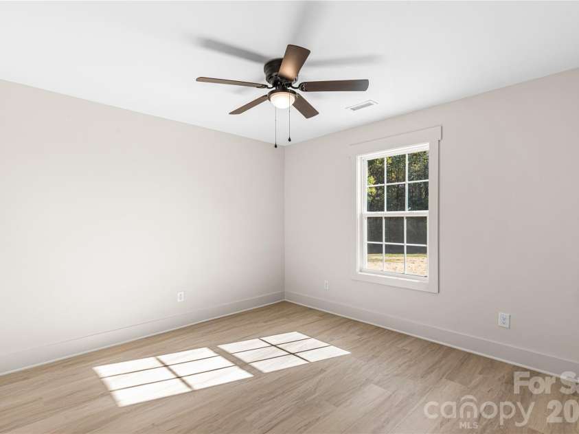 201 Springlake Road, York, SC 29745.  MLS# CAR4437296, YatesRealty ID 58280. 