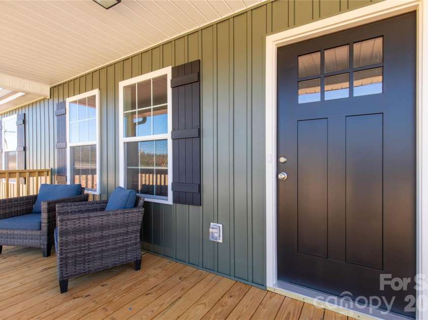 201 Springlake Road, York, SC 29745.  MLS# CAR4437296, YatesRealty ID 58280. 