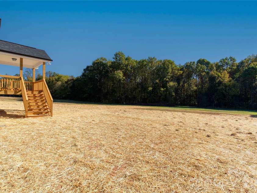 201 Springlake Road, York, SC 29745.  MLS# CAR4437296, YatesRealty ID 58280. 