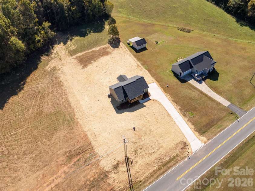201 Springlake Road, York, SC 29745.  MLS# CAR4437296, YatesRealty ID 58280. 