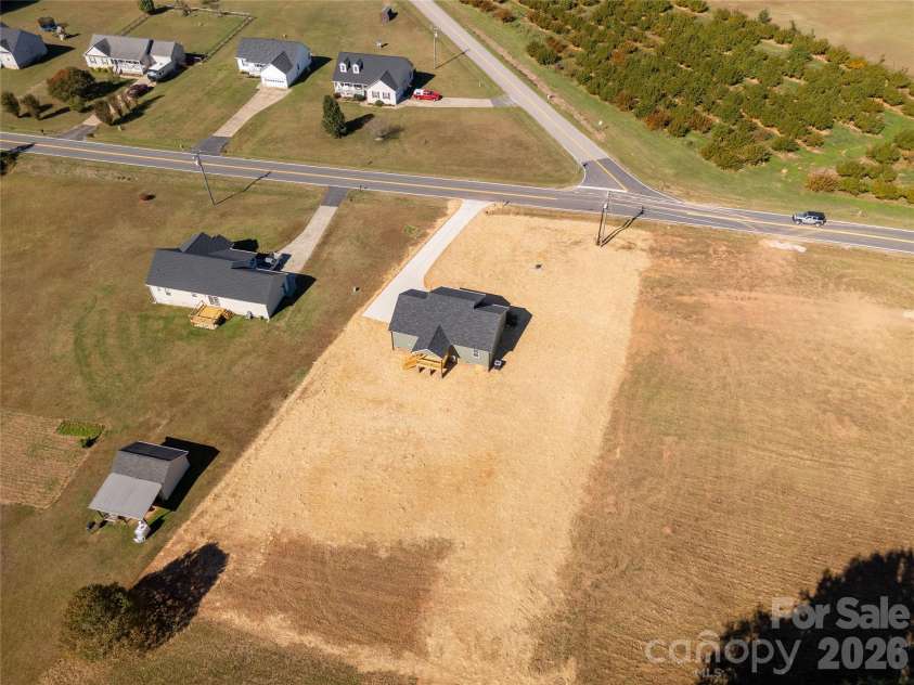 201 Springlake Road, York, SC 29745.  MLS# CAR4437296, YatesRealty ID 58280. 