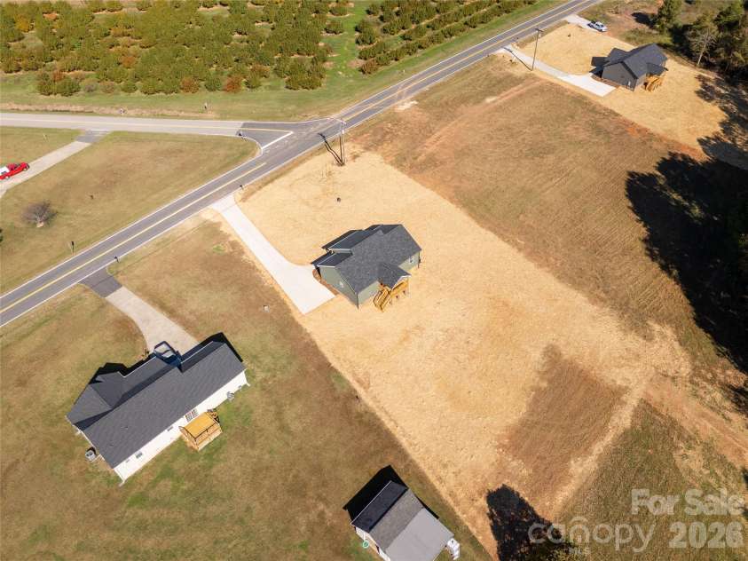 201 Springlake Road, York, SC 29745.  MLS# CAR4437296, YatesRealty ID 58280. 