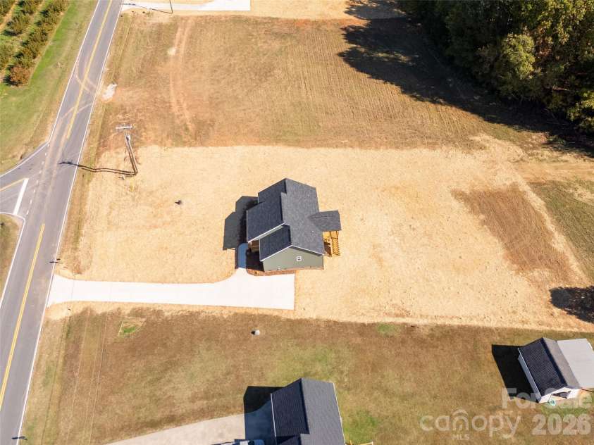 201 Springlake Road, York, SC 29745.  MLS# CAR4437296, YatesRealty ID 58280. 