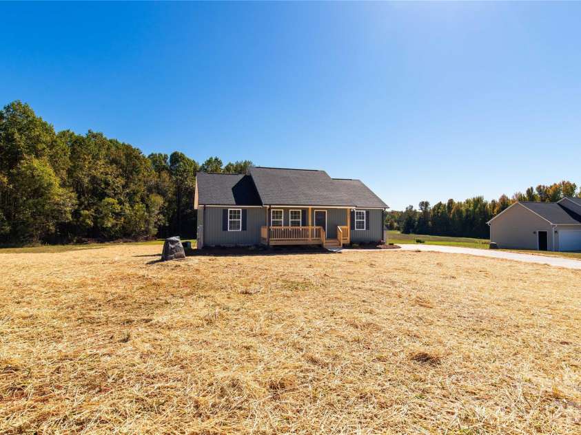201 Springlake Road, York, SC 29745.  MLS# CAR4437296, YatesRealty ID 58280. 