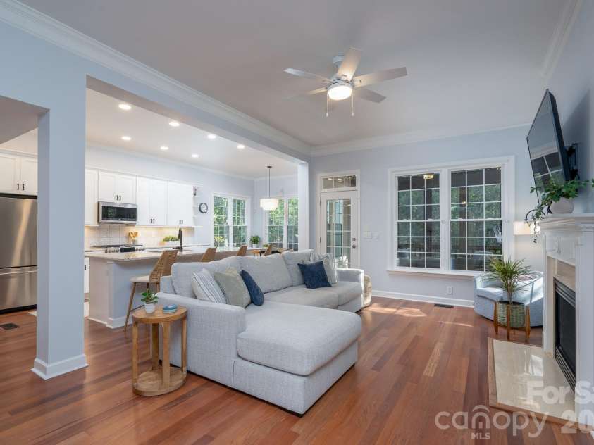 1201 Beckford Glen Drive, Waxhaw, NC 28173.  MLS# CAR4435419, YatesRealty ID 58281. 