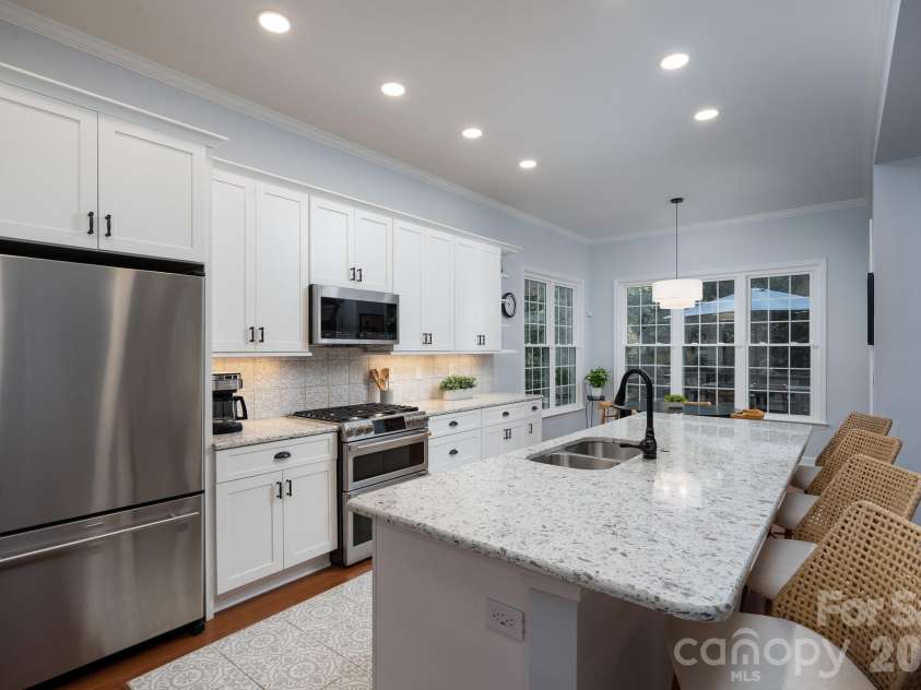 1201 Beckford Glen Drive, Waxhaw, NC 28173.  MLS# CAR4435419, YatesRealty ID 58281. 