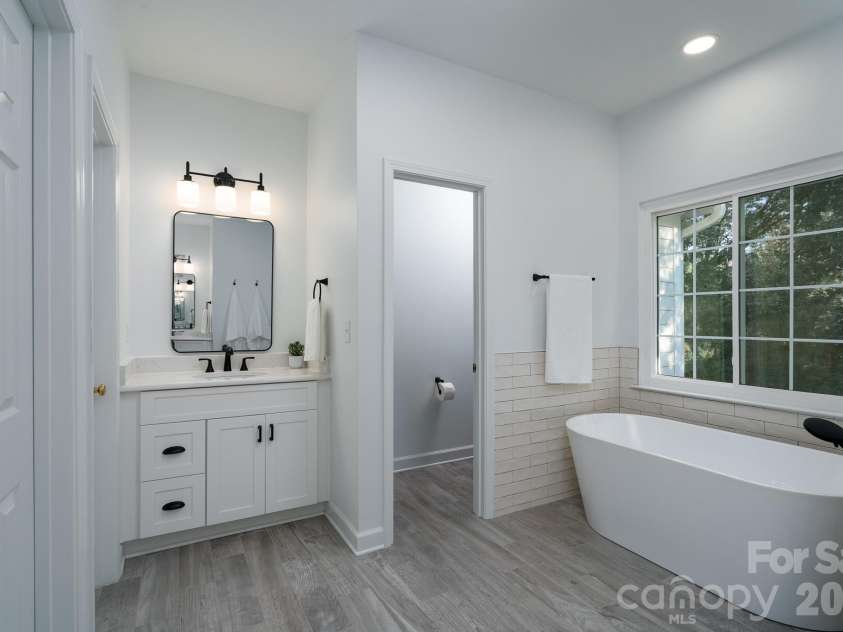 1201 Beckford Glen Drive, Waxhaw, NC 28173.  MLS# CAR4435419, YatesRealty ID 58281. 