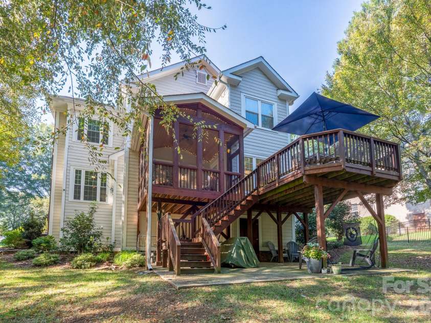 1201 Beckford Glen Drive, Waxhaw, NC 28173.  MLS# CAR4435419, YatesRealty ID 58281. 