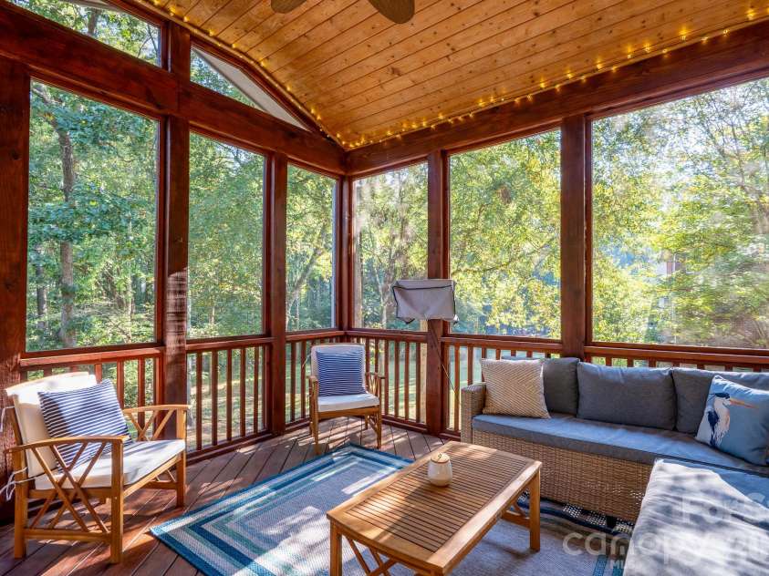1201 Beckford Glen Drive, Waxhaw, NC 28173.  MLS# CAR4435419, YatesRealty ID 58281. 