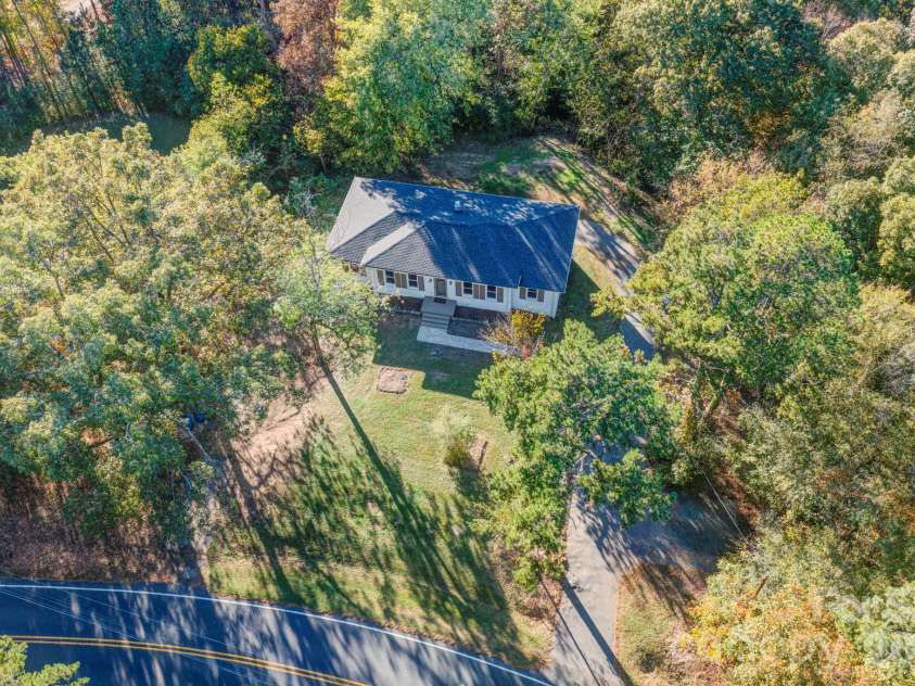590 Crestmont Drive, Concord, NC 28025.  MLS# CAR4437299, YatesRealty ID 58284. 