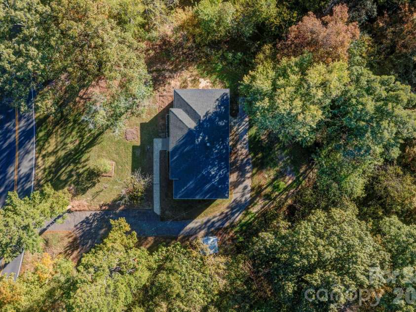 590 Crestmont Drive, Concord, NC 28025.  MLS# CAR4437299, YatesRealty ID 58284. 