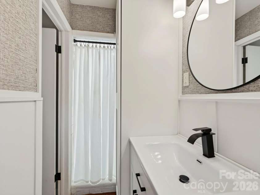 590 Crestmont Drive, Concord, NC 28025.  MLS# CAR4437299, YatesRealty ID 58284. 