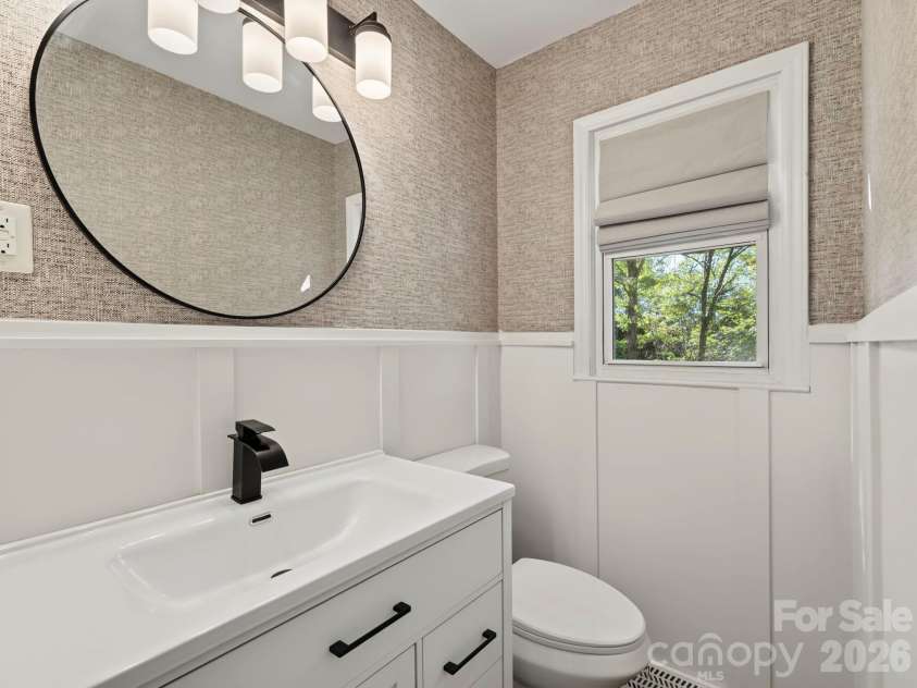 590 Crestmont Drive, Concord, NC 28025.  MLS# CAR4437299, YatesRealty ID 58284. 