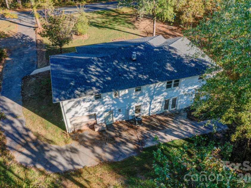590 Crestmont Drive, Concord, NC 28025.  MLS# CAR4437299, YatesRealty ID 58284. 