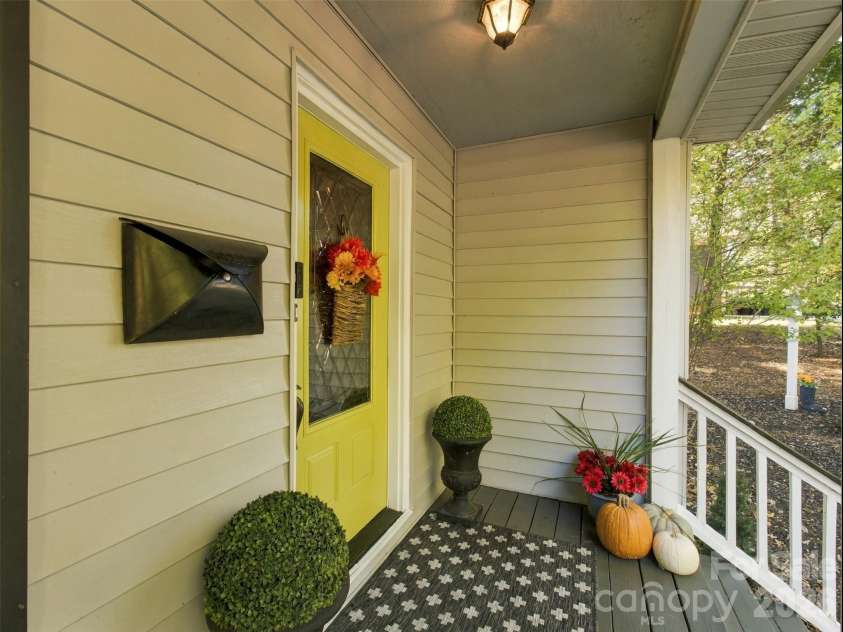 4131 Koala Circle, Tega Cay, SC 29708.  MLS# CAR4436836, YatesRealty ID 58285. 