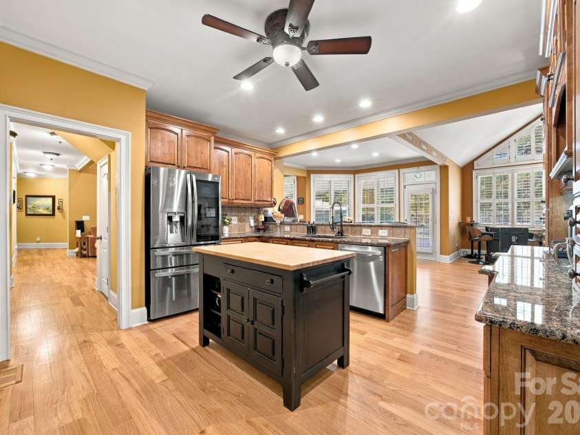 6026 Stonepath Lane, Waxhaw, NC 28173.  MLS# CAR4431523, YatesRealty ID 58286. 