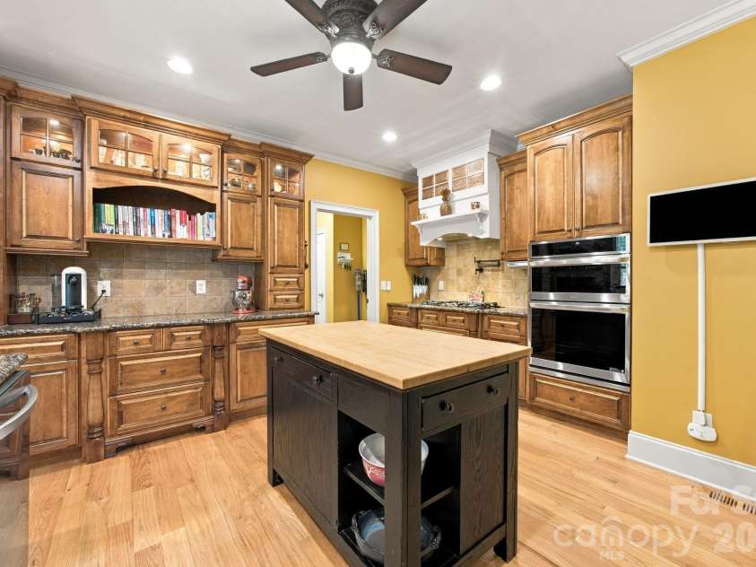 6026 Stonepath Lane, Waxhaw, NC 28173.  MLS# CAR4431523, YatesRealty ID 58286. 