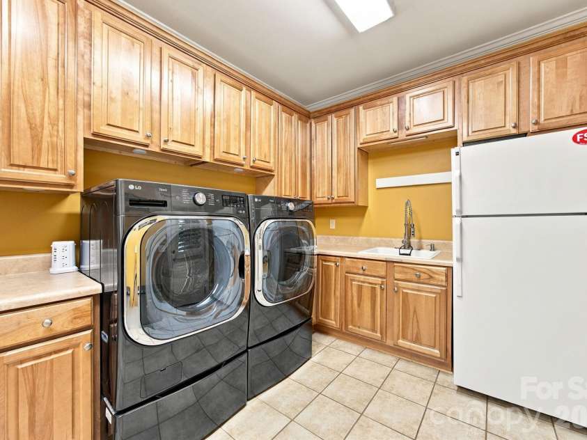 6026 Stonepath Lane, Waxhaw, NC 28173.  MLS# CAR4431523, YatesRealty ID 58286. 