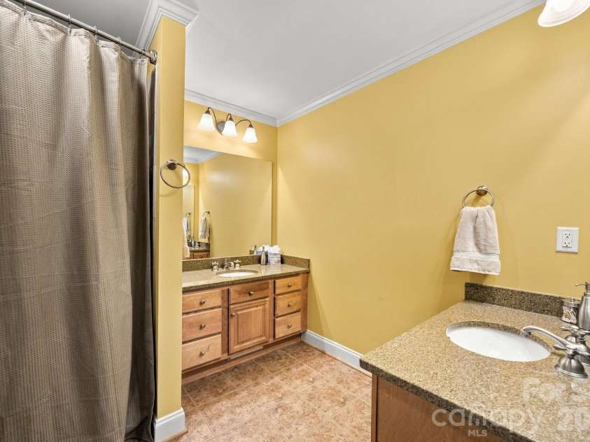 6026 Stonepath Lane, Waxhaw, NC 28173.  MLS# CAR4431523, YatesRealty ID 58286. 