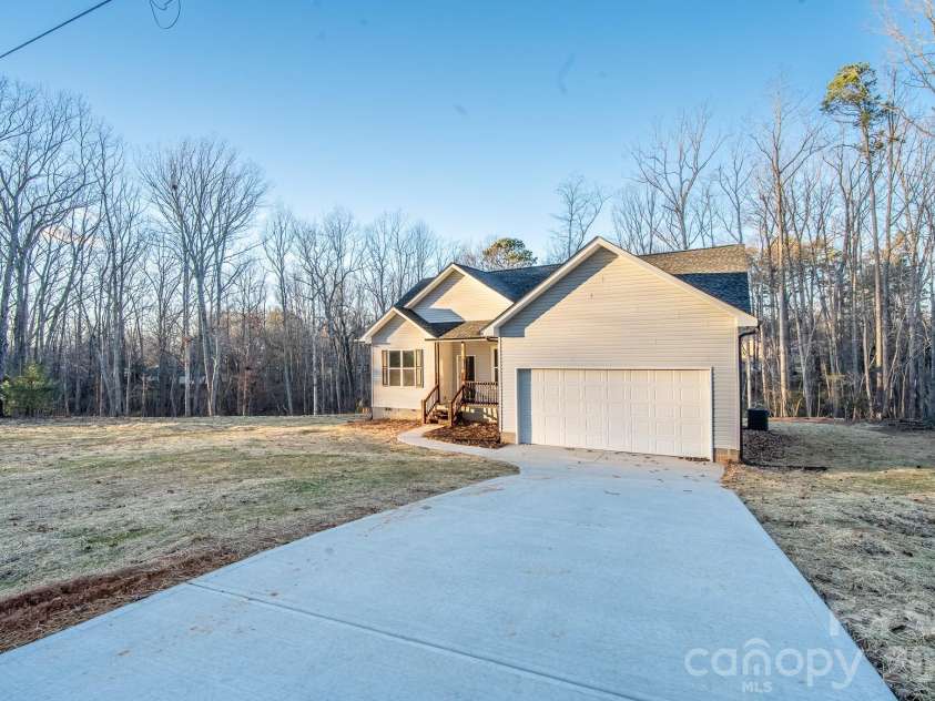 4000 Hoke Street, Claremont, NC 28610.  MLS# CAR4325684, YatesRealty ID 5829. 